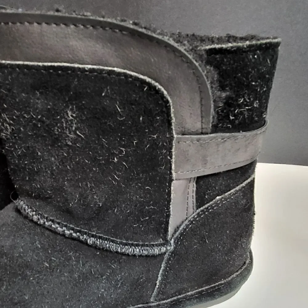 Bearpaw Short Black Boots